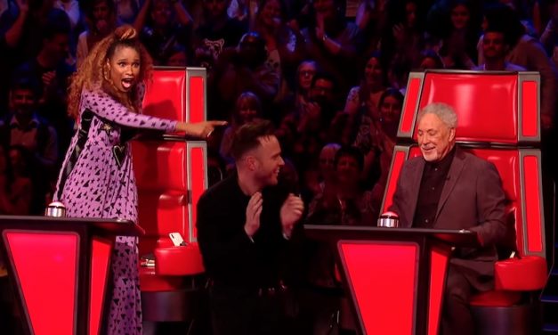 Tom Jones y Jennifer Hudson en súper duelo de voces